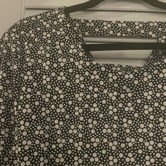 COCOMO WOMAN Black and White
Polka Dot 3/4 Sleeves Top XL
Like New - Picture 2 of 6